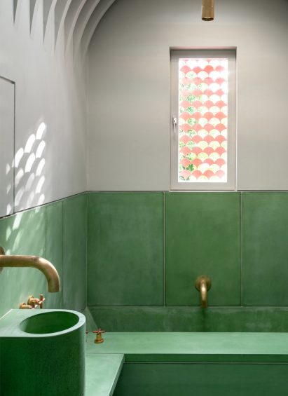 green tiled bathroom by Studio Ben Allen