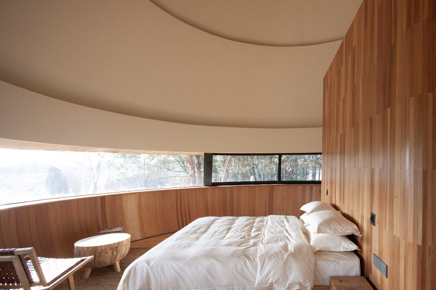 A bedroom in a Chinese guesthouse