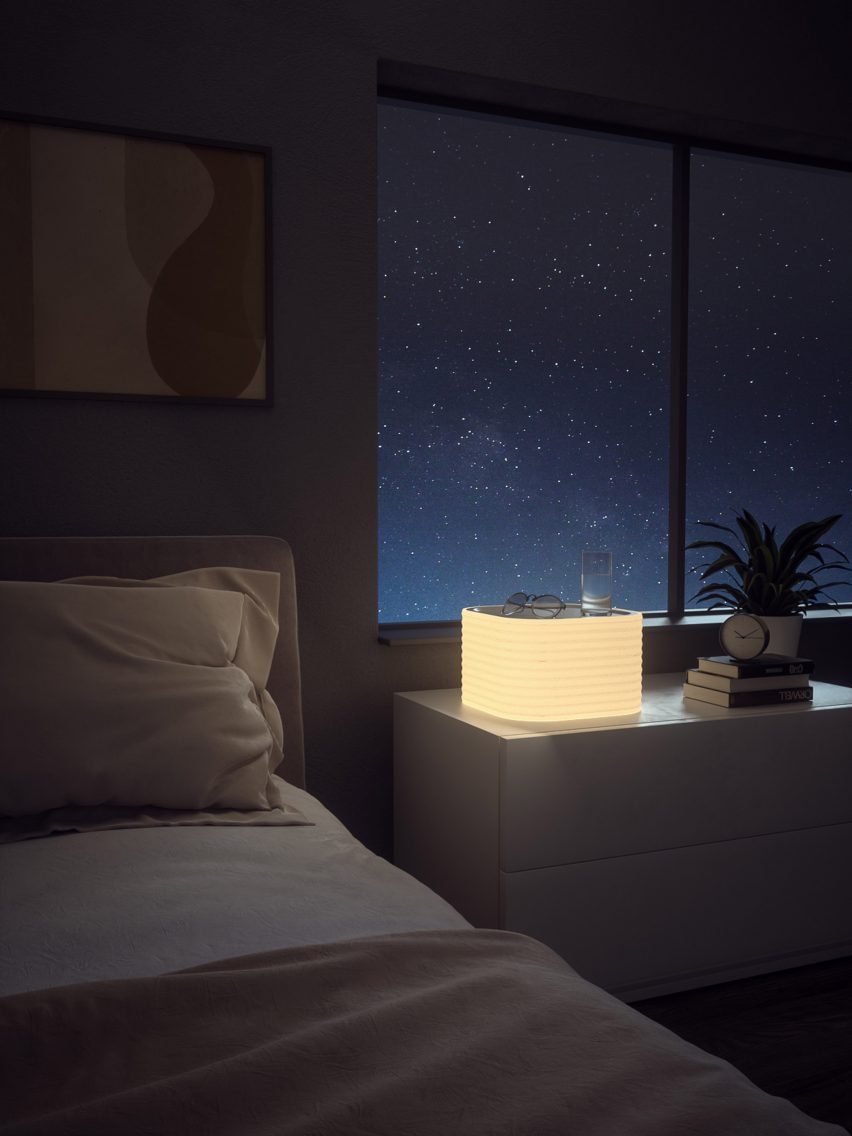 Silvon's Tray Table Light at night