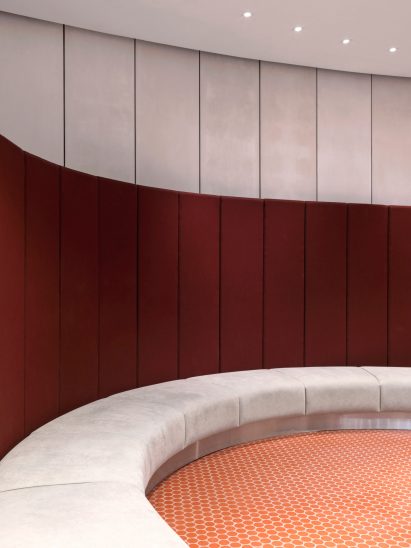 Seating are in office lobby