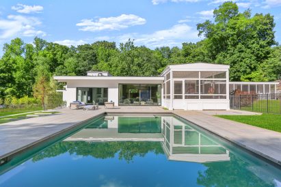 Pool house of 862 Fenimore