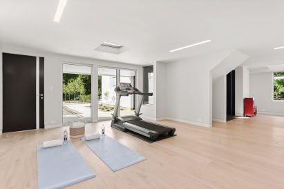 Interior of 862 Fenimore