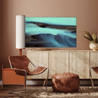 Doyeon Shin Flag.R OLED television