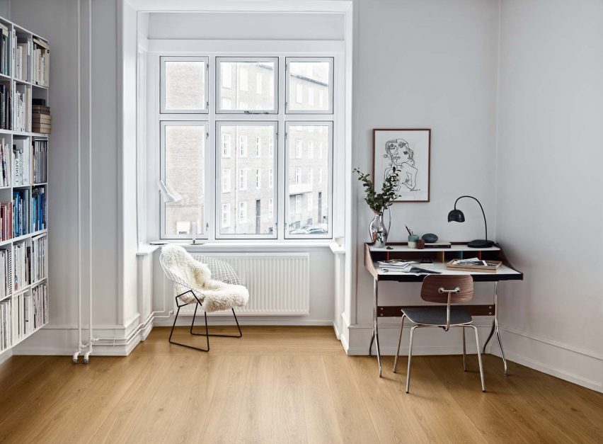 Study nook and window seat with tiled wood-like floor
