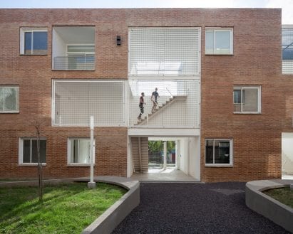 The ground floor openings enable a connection to the landscape