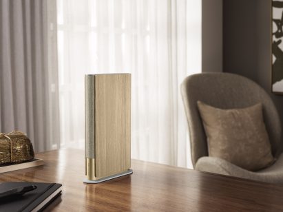 Gold Beosund Merge speaker