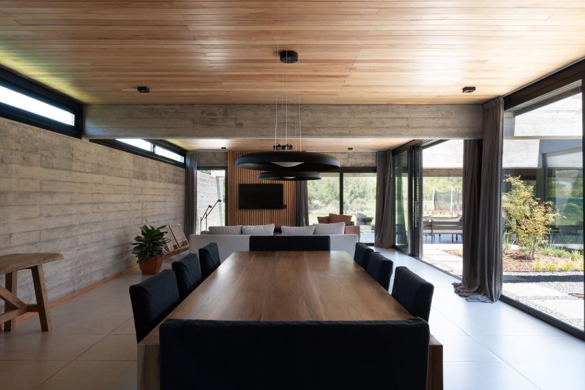 Dining and living room in social block of Casa SAB