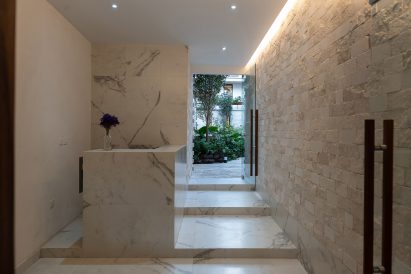 CPDA Arquitectos chose neutral tones for the project
