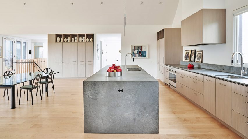 Ten kitchens with islands that make food preparation easier and more enjoyable