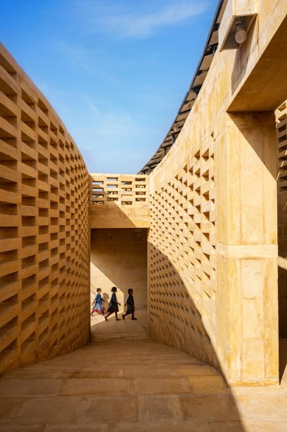 The brick has an ornamental organisation by Diana Kellogg Architects