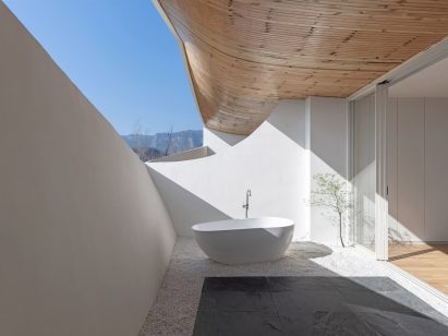 A bathtub was placed on the terrace of the Sky Yards Hotel