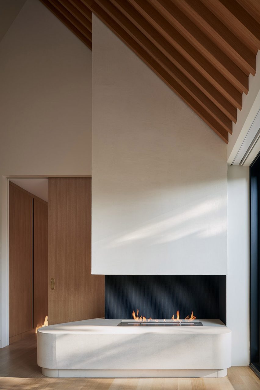House on Bracondale Hill by Drew Mandel Architects