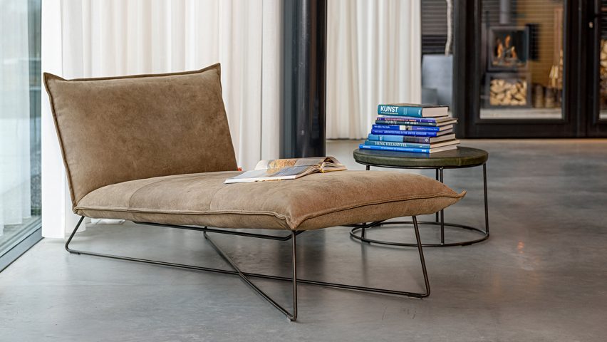 A leather lounge chair by Jess Design