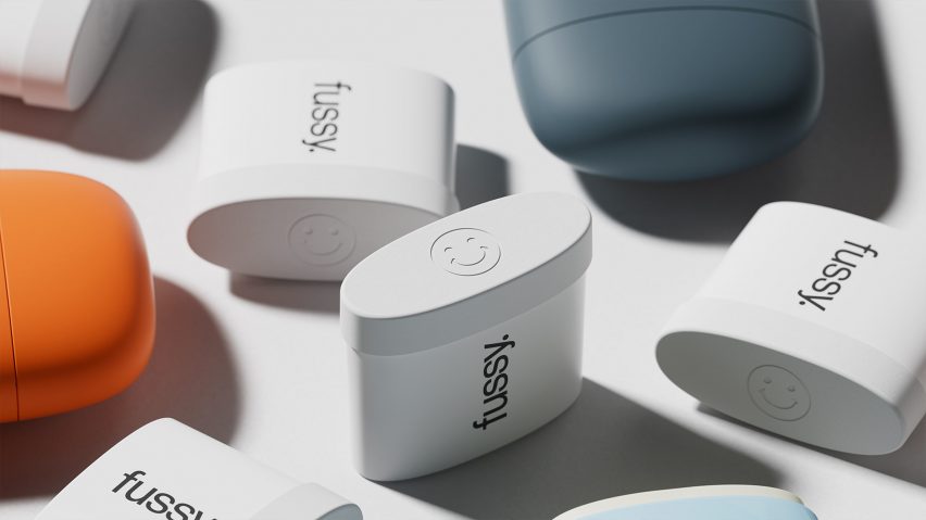 Fussy deodorant by Blond