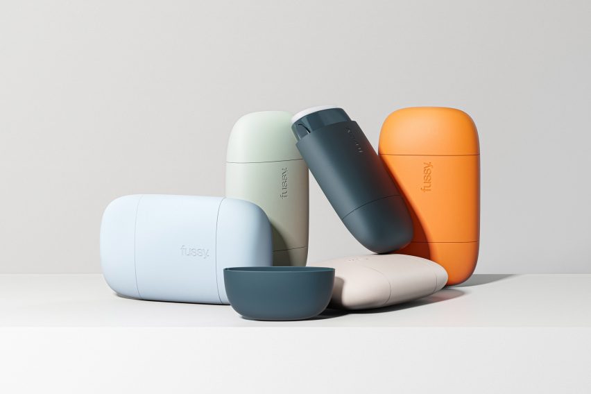 Fussy deodorant by Blond