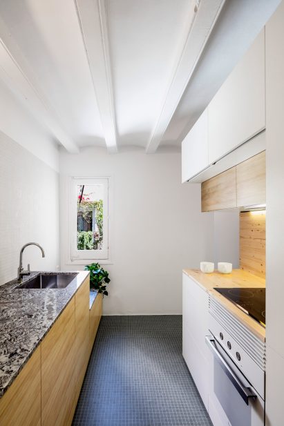 La Carmina galley kitchen by RAS Studio