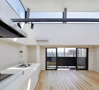 The apartments at Kannai Blade Residence have wood floors