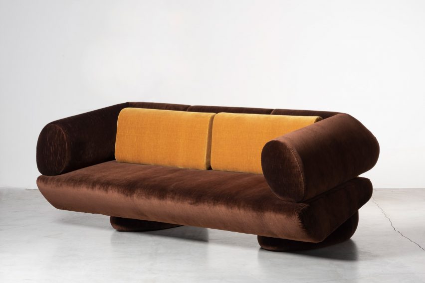 Brown Transformers sofa in vintage cotton upholstery