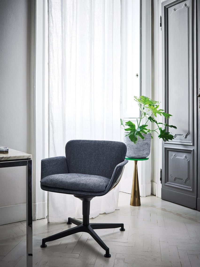 KN06 armchair