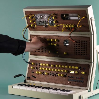 Love Hultén’s MDLR-37 synthesiser takes the form of a fold-out wooden toolkit
