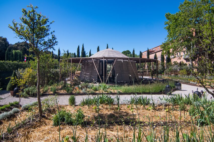 Gardens surrounding Majlis