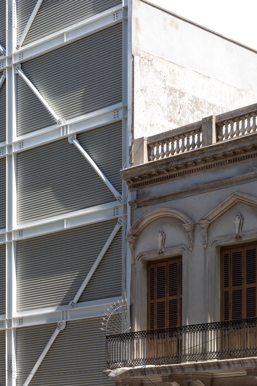 The Florida Building by MAPA