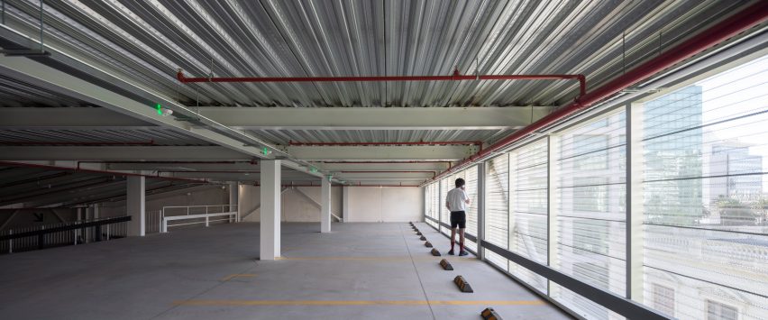 The Florida Building by MAPA