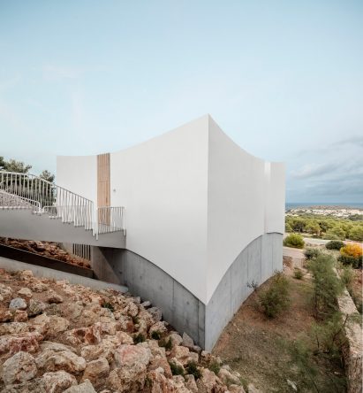 Curved House was built on a sloping hill