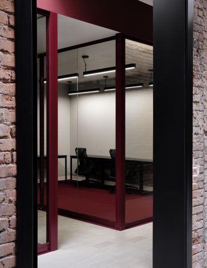 Ivy Studio created a mixture of light and dark areas