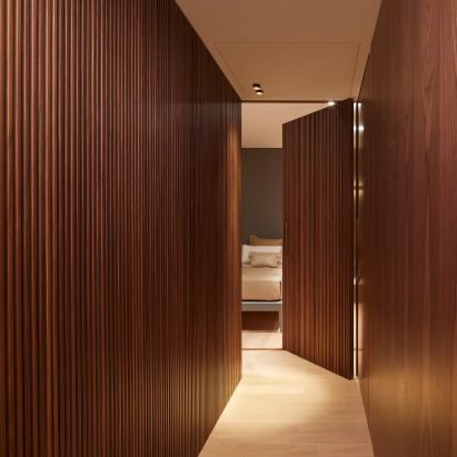 Wall & Door by Lualdi