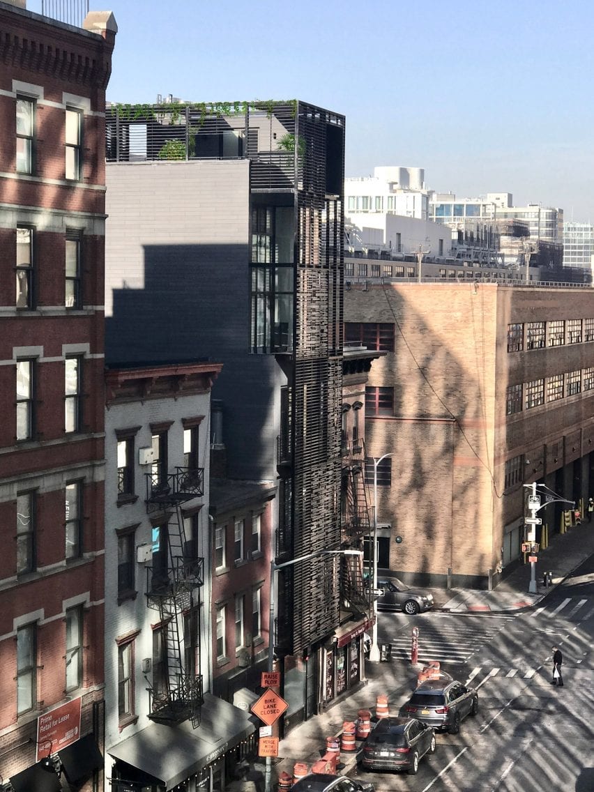 Exterior side view of 512GW Townhouse