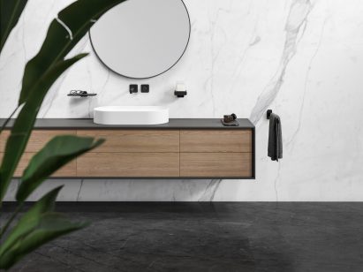 The Shift 45-centimetre towel rail fixed perpendicular to the wall