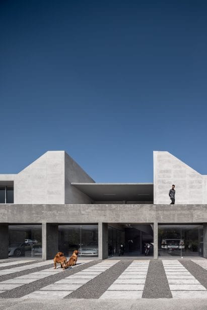 Morari Arquitectura designs concrete pavilion
