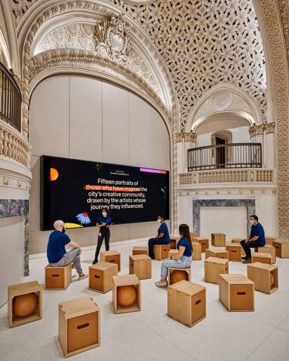 Apple Store built inside a 1920s movie theatre