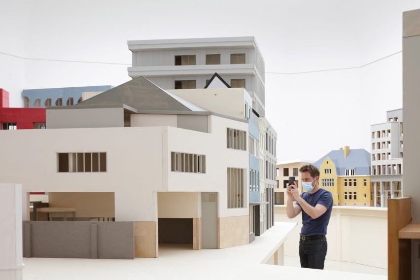Photographer in Belgian pavilion