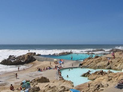 Swimming Pool Piscinas de Marés in Leça da Palmeira by Álvaro Siza as photographed by Christian Gänshirt