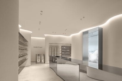 The walls of the ToSummer Living Room were finished with white