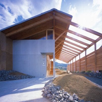 Half Barn house in Japan