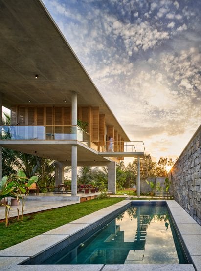 Evening view of Ksaraah house in Bangalore by Taliesyn