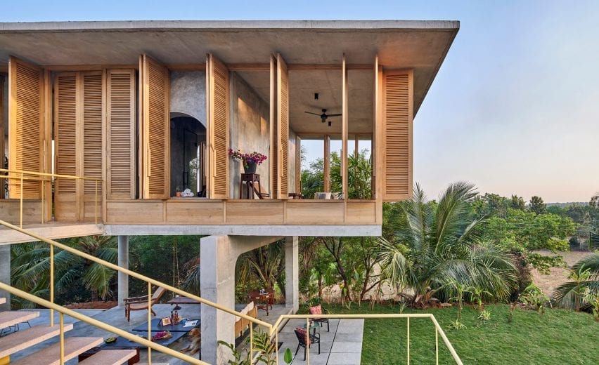 Oak shutters of Ksaraah house in Bangalore by Taliesyn