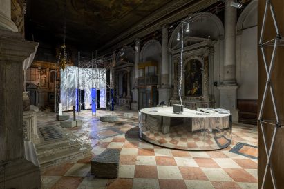 Reflective structures display objects at Planet of People