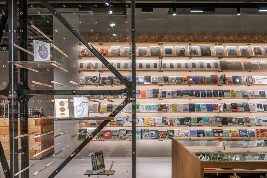 Mumokuteki Concept Bookstore by LUO Studio