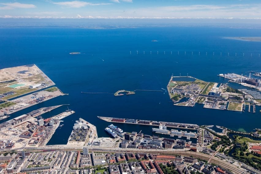 Areal photo of water where Lynetteholm will be
