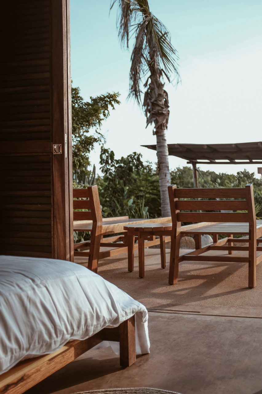 Mazul Beachfront Villas