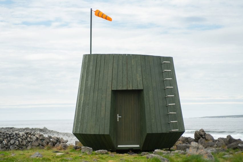 Artist's cabin on Inis Oírr island