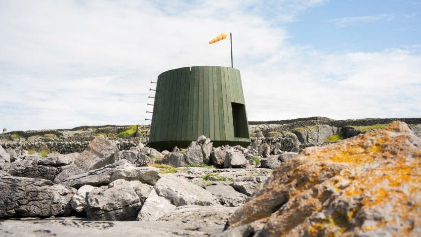Studio Drop off-grid artist retreat by Jordan Ralph