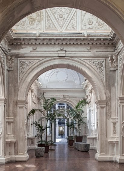 Abandoned mansion in Santiago restored and turned into government offices