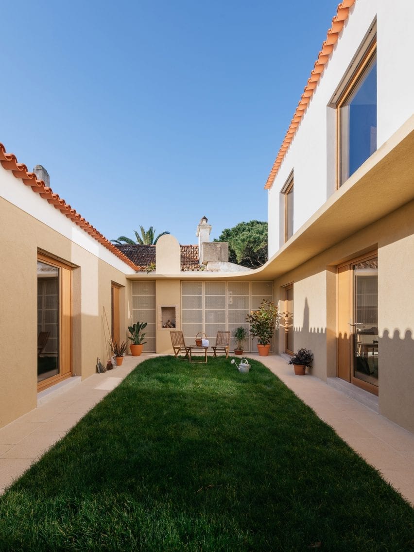 Puppeteers House by REDO Architects