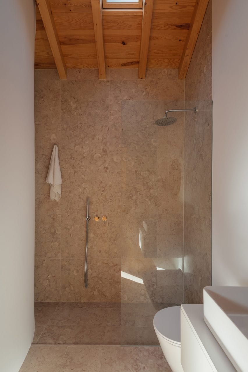 Puppeteers House by REDO Architects