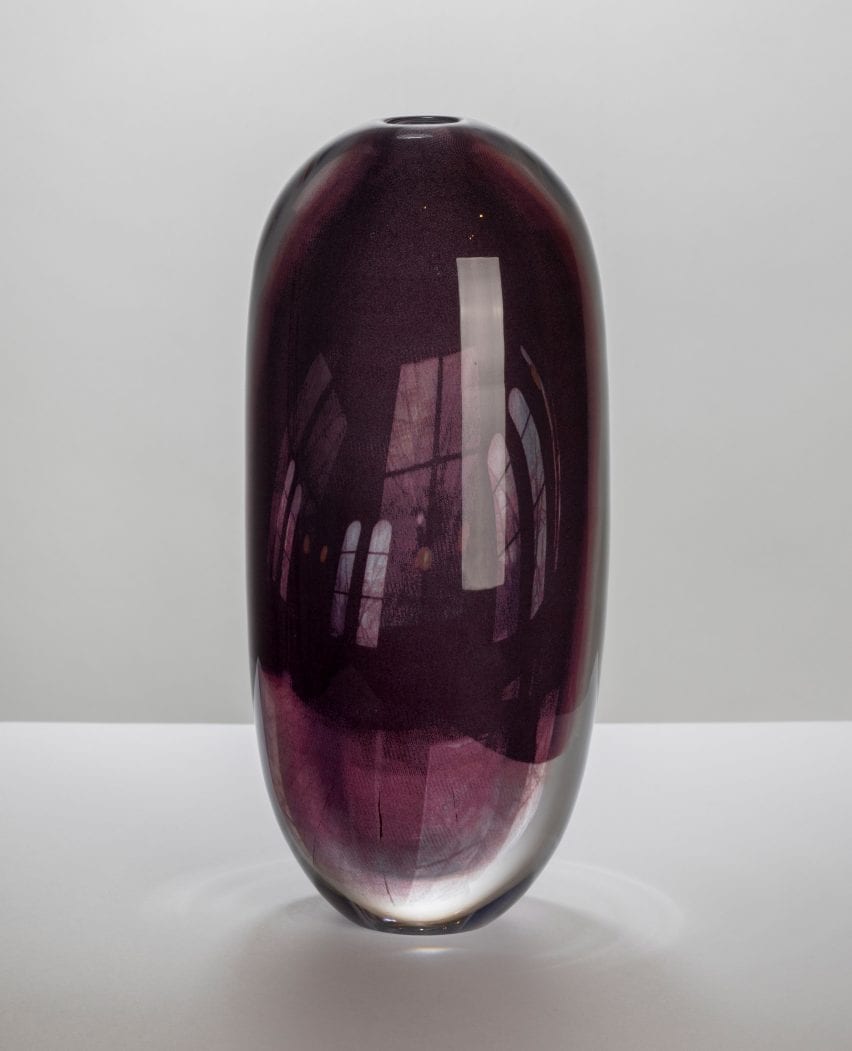 Reflection Vase by Front